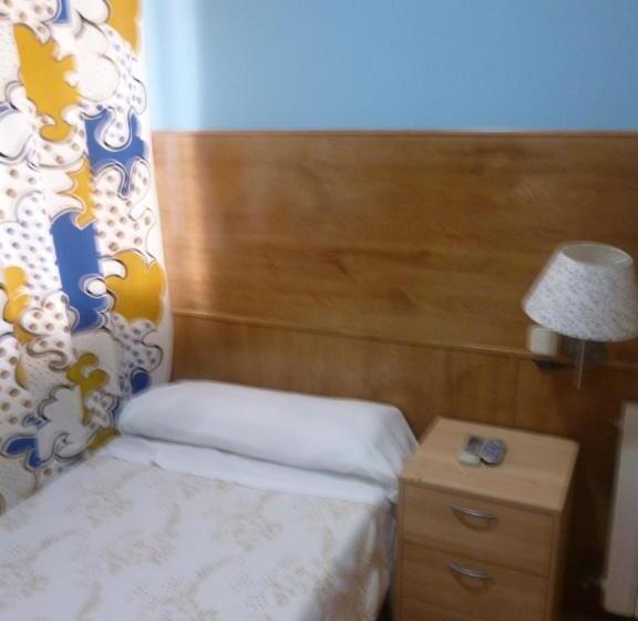 اتاق استاندارد یک نفره, Hostal San Blas