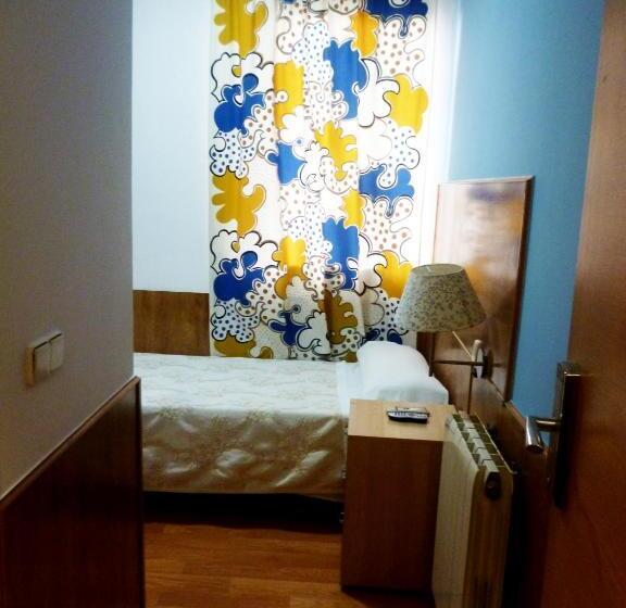 اتاق استاندارد یک نفره, Hostal San Blas