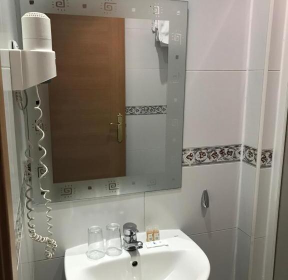 Habitación Estándar Cama Matrimonio, Hostal San Blas