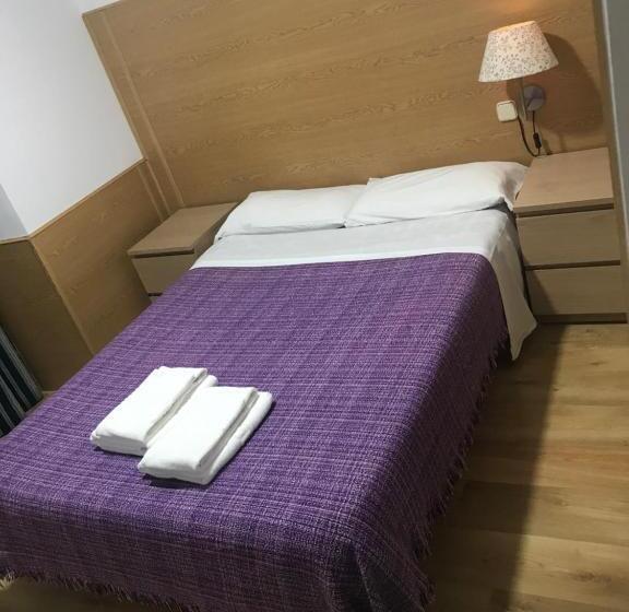 Habitación Estándar Cama Matrimonio, Hostal San Blas