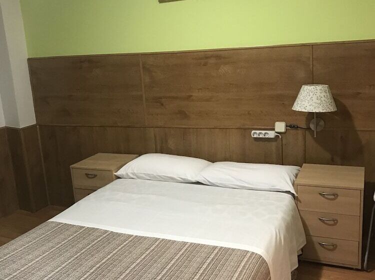 Habitación Estándar Cama Matrimonio, Hostal San Blas