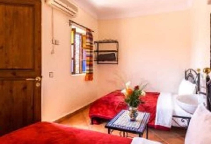 اتاق استاندارد سه تخته با سرویس بهداشتی مشترک, Atlas