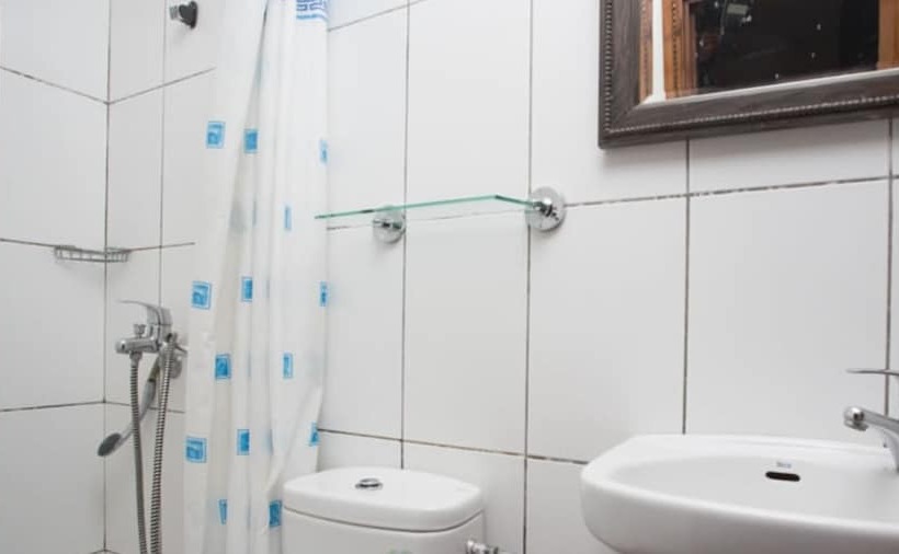 اتاق خانوادگی با سرویس بهداشتی مشترک, Atlas