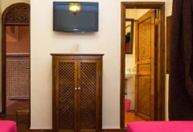 اتاق خانوادگی با سرویس بهداشتی مشترک, Atlas