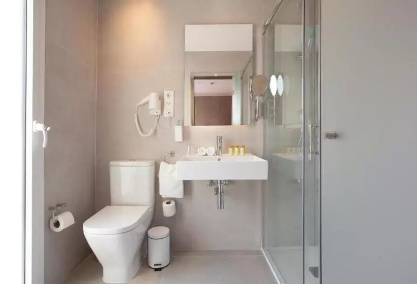 اتاق اکونومی, Casa Trafalgar Barcelona