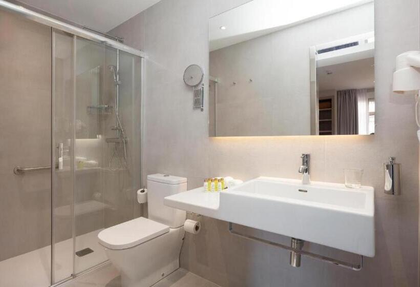 اتاق ساده با بالکن, Casa Trafalgar Barcelona