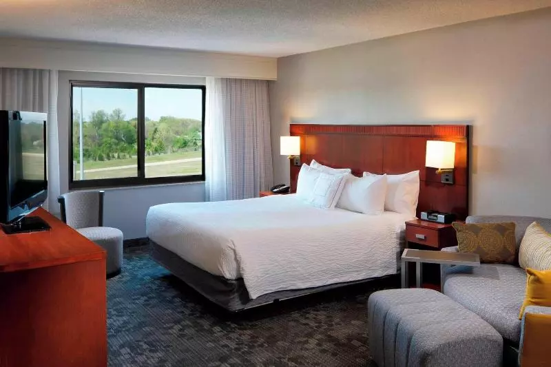 キングサイズベッドのスイートルーム, Courtyard By Marriott Jackson