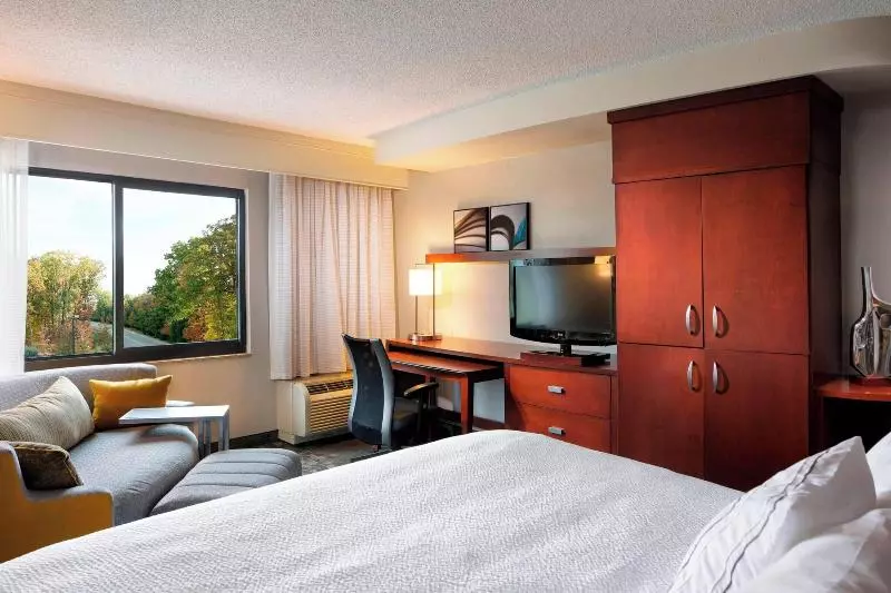 キングサイズベッドのスタンダードルーム, Courtyard By Marriott Jackson