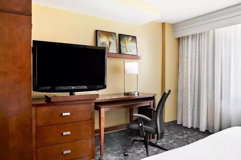 キングサイズベッドのスタンダードルーム, Courtyard By Marriott Jackson