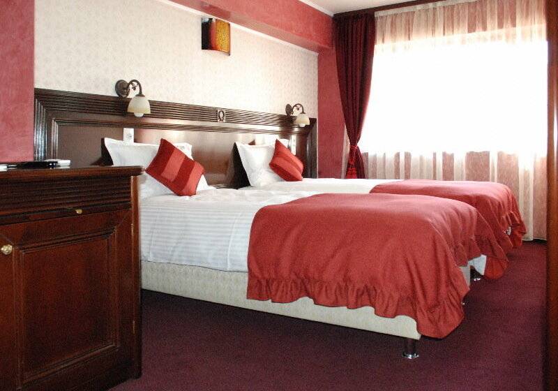 Президентский Люкс, Daily Plaza