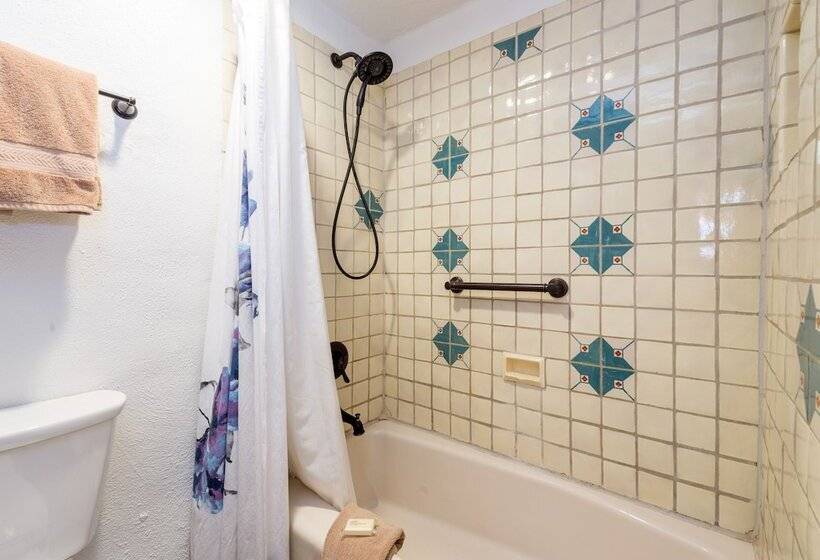 标准间带双人床, Inn On La Loma Plaza