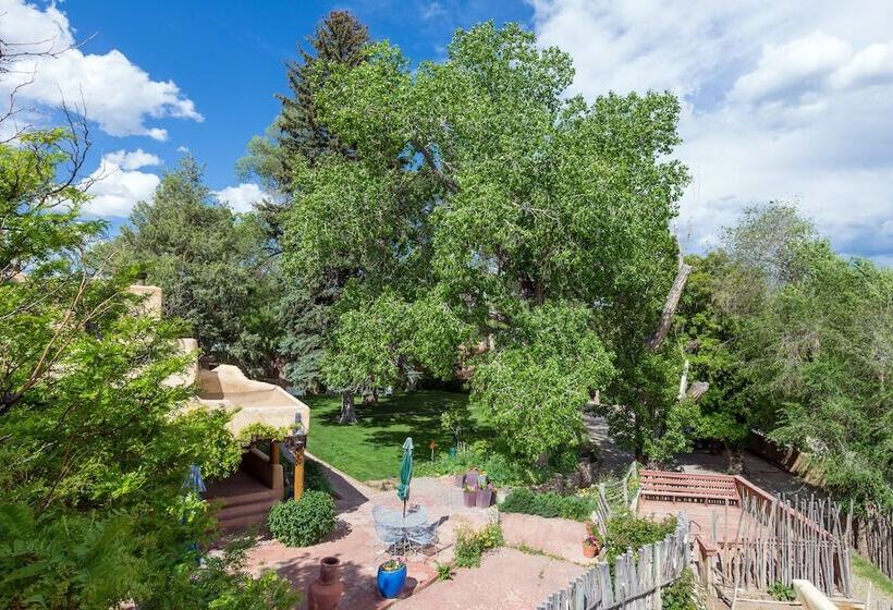 阁楼房, Inn On La Loma Plaza