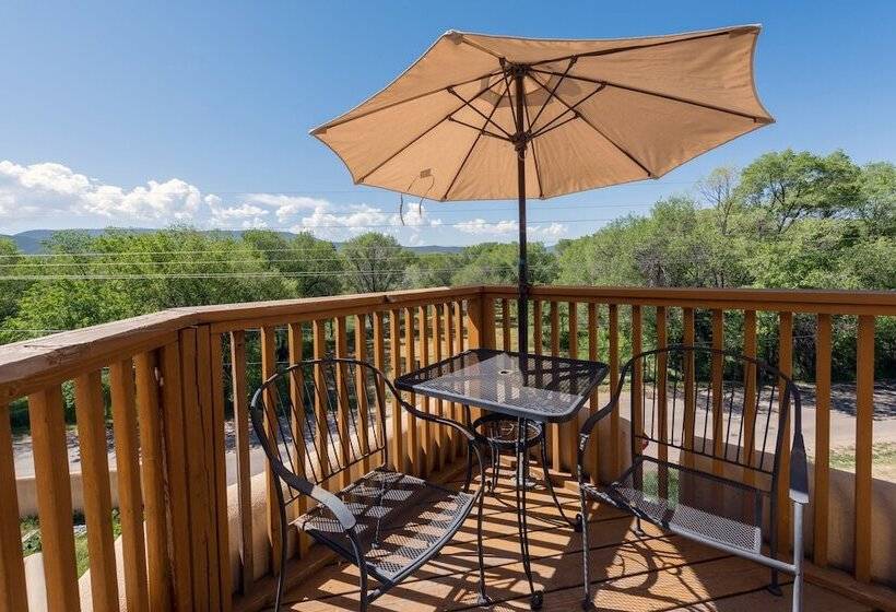 阁楼房, Inn On La Loma Plaza