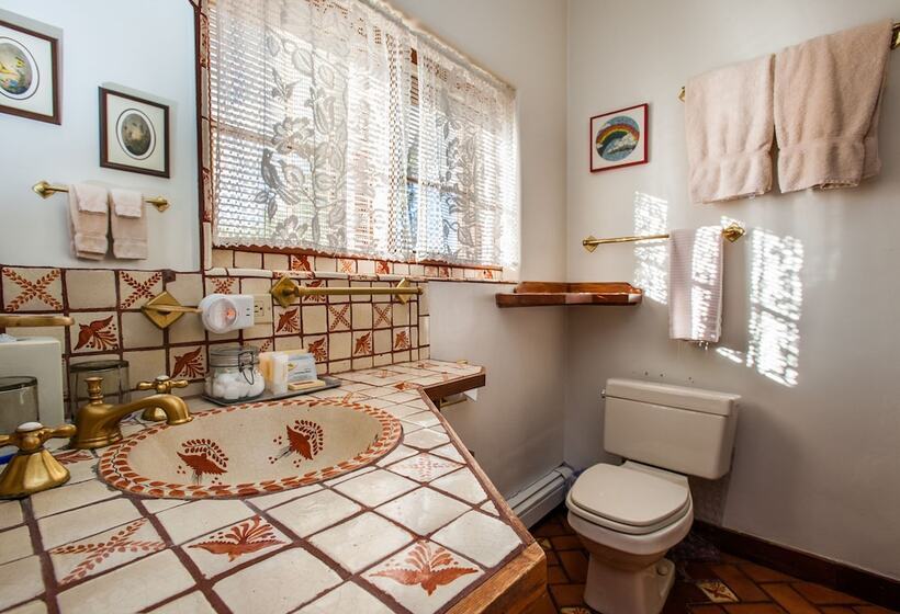 标准间带双人床, Inn On La Loma Plaza