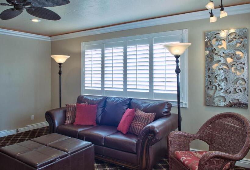 جناح سرير كينج, Lovers Point Inn