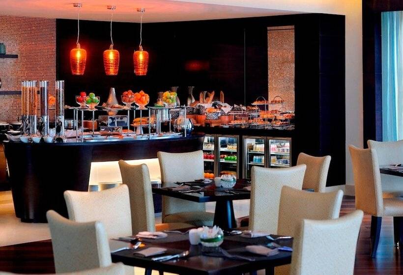 Номер Executive, Marriott Hotel Al Jaddaf, Dubai