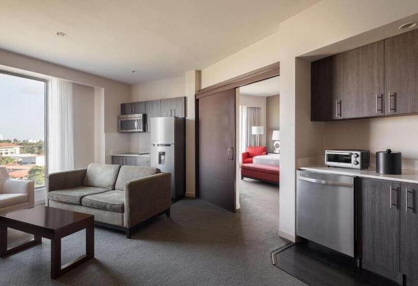 סוויטה עם נוף לעיר, Marriott Panama Hotel Albrook