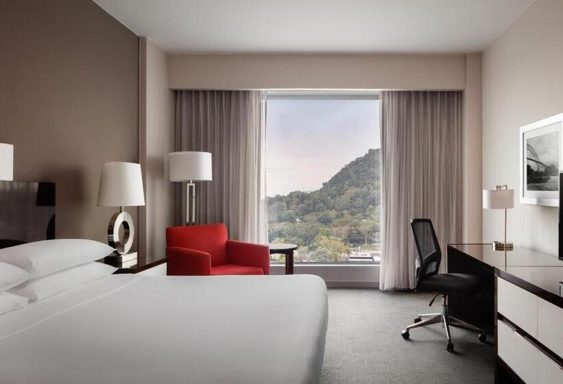 חדר דלוקס,מיטת קינג עם נוף לעיר, Marriott Panama Hotel Albrook