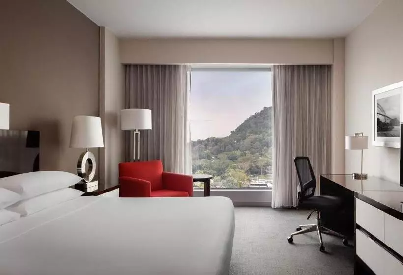 キングサイズベッド、シティビューデラックスルーム, Marriott Panama Hotel   Albrook