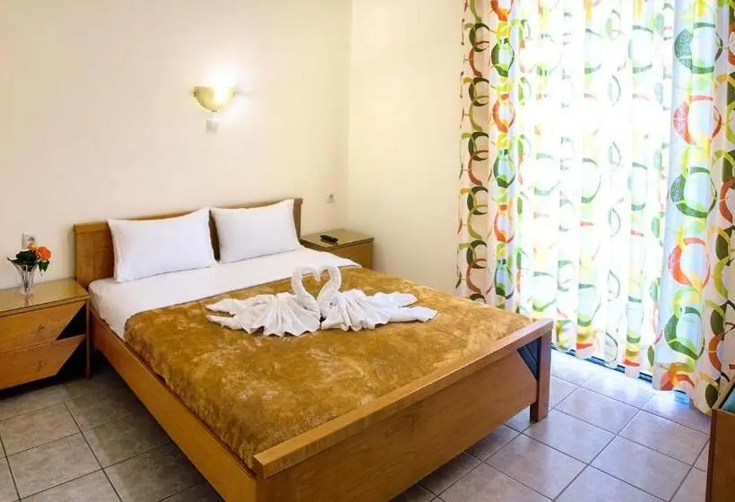 Standard-huone, Nicolas