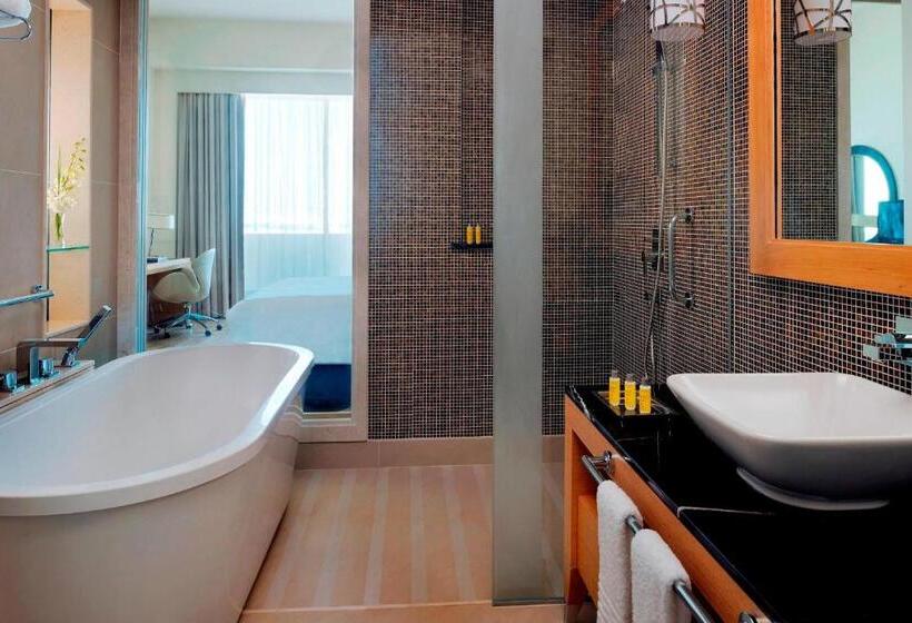 اتاق لوکس با تخت بزرگ, Marriott Hotel Al Jaddaf, Dubai