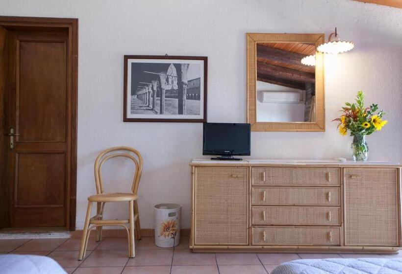 اتاق خانوادگی, Country House Tre Esse