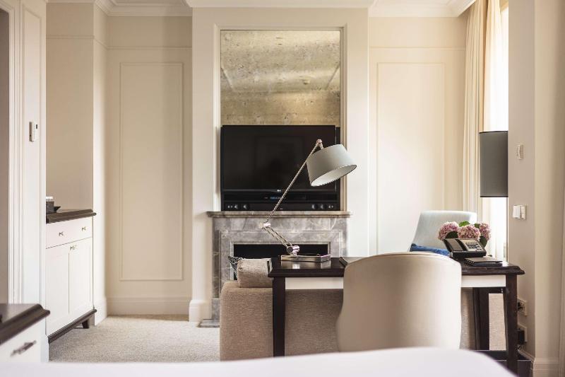 Junior Suite King Bed, Waldorf Astoria Amsterdam