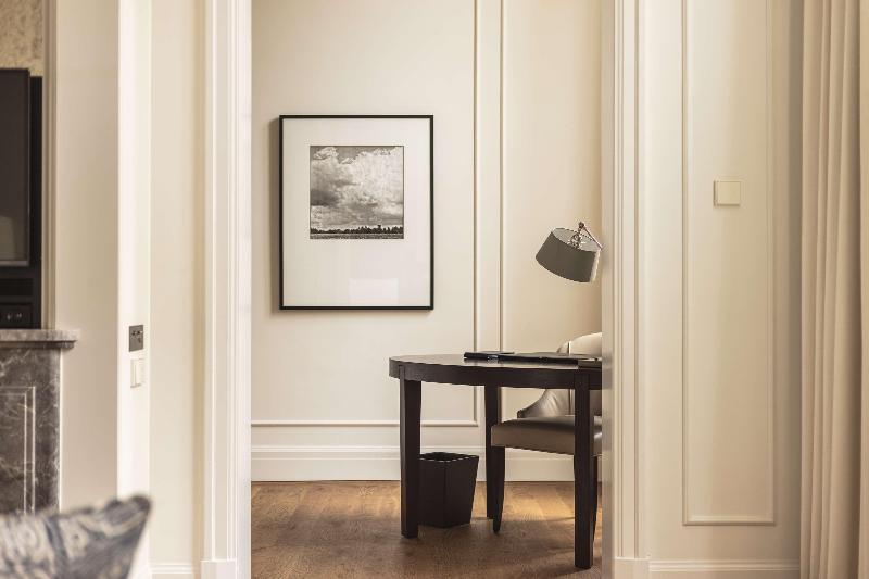 주니어 스위트 킹사이즈 침대, Waldorf Astoria Amsterdam