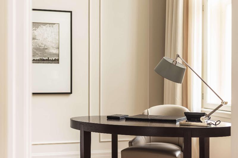 주니어 스위트 킹사이즈 침대, Waldorf Astoria Amsterdam