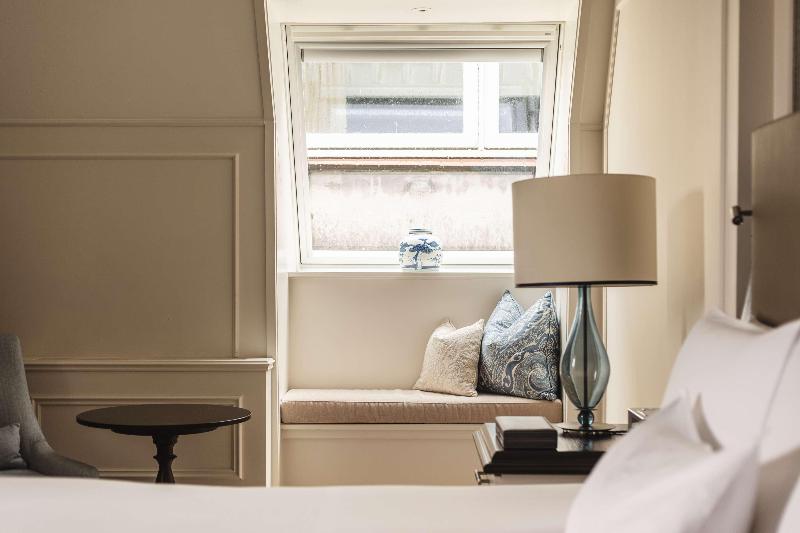 스탠다드 룸 킹사이즈 침대, Waldorf Astoria Amsterdam