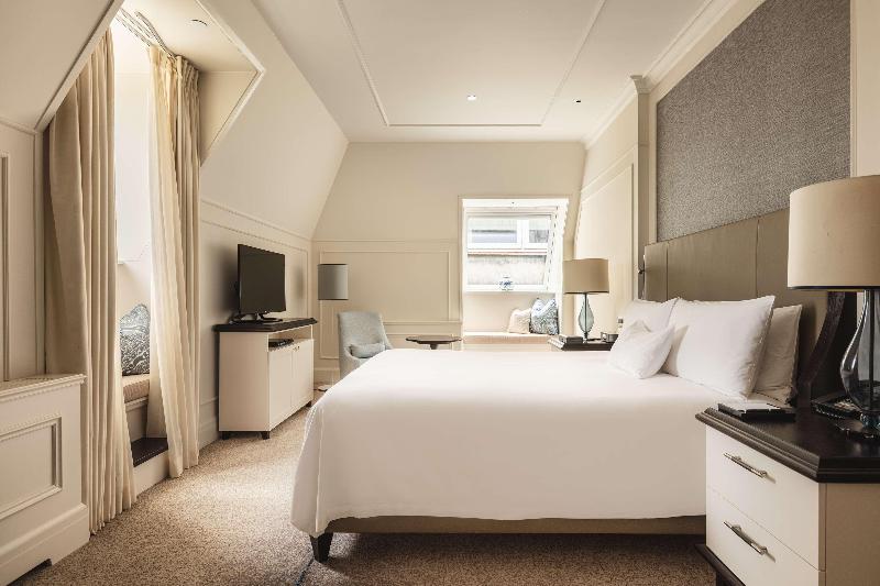 스탠다드 룸 킹사이즈 침대, Waldorf Astoria Amsterdam