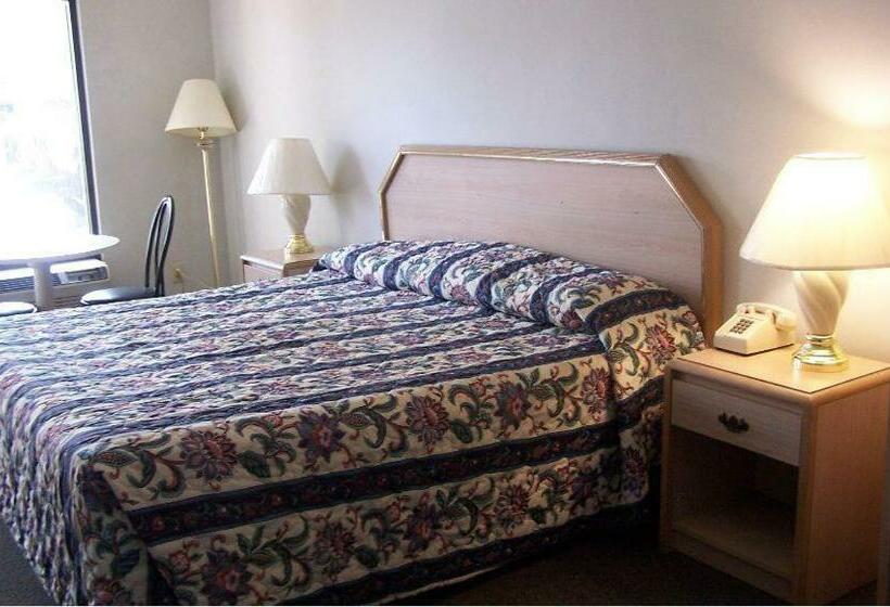 חדר סטנדרט עם מיטת קינג, Celebration Inn