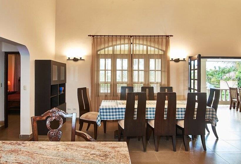 ویلای 4 خوابه, Villa Deluxe At Ocean Village