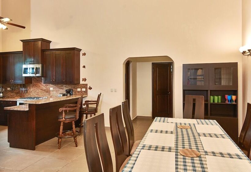 ویلای 4 خوابه, Villa Deluxe At Ocean Village