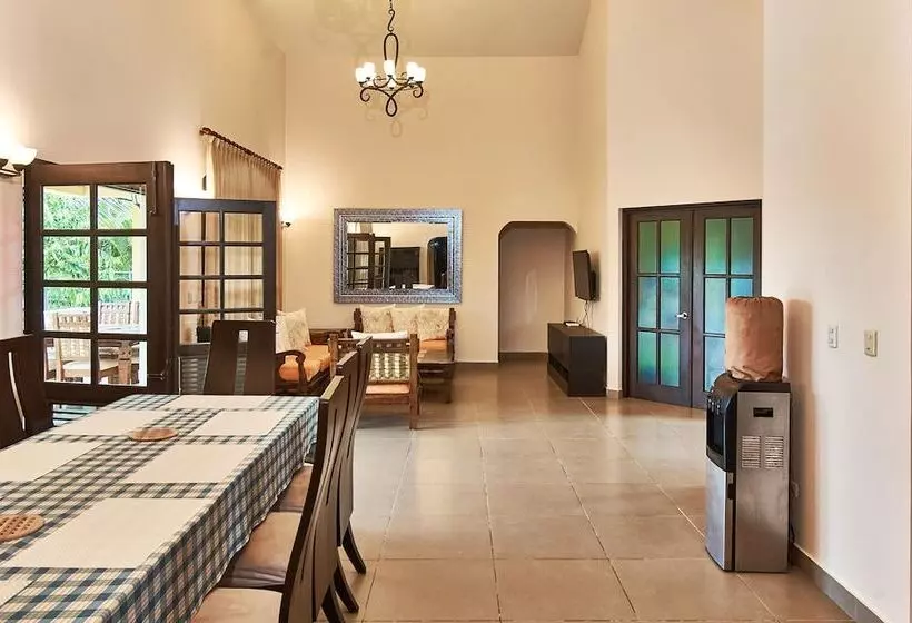 ویلای 4 خوابه, Villa Deluxe At Ocean Village