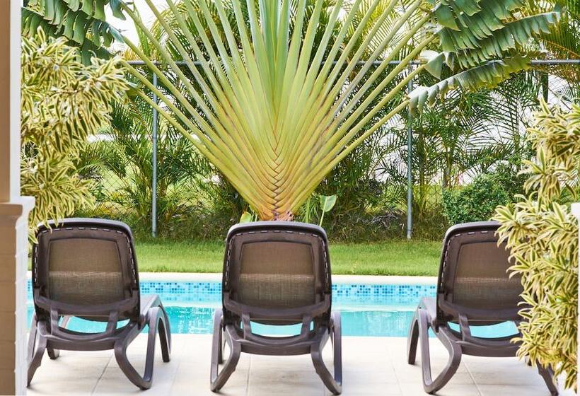 ویلای 4 خوابه, Villa Deluxe At Ocean Village