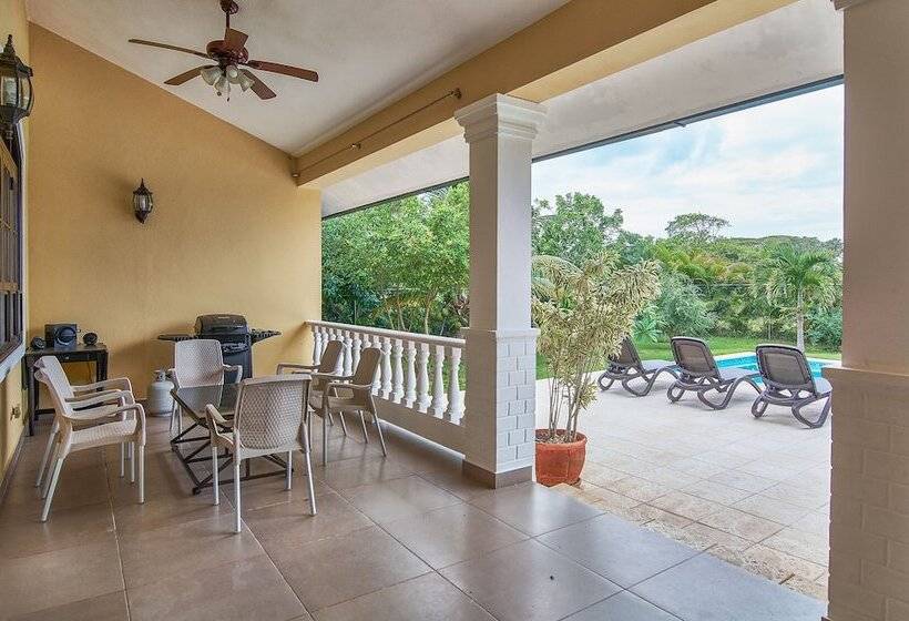 ویلای 4 خوابه, Villa Deluxe At Ocean Village