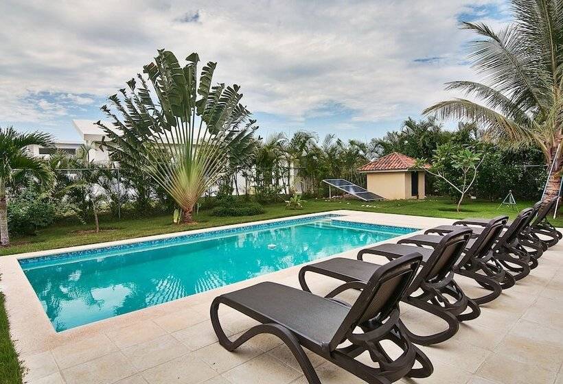 ویلای 4 خوابه, Villa Deluxe At Ocean Village