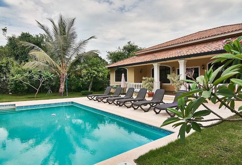 ویلای 4 خوابه, Villa Deluxe At Ocean Village