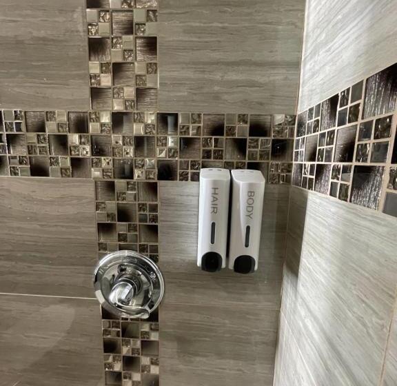 标准间, 369 Brooklyn