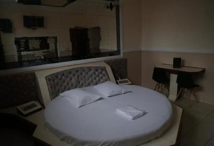 エコノミールーム, Desejo Motel