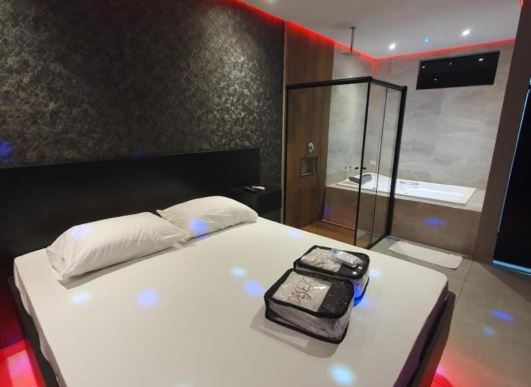 キングサイズベッドのスタンダードルーム, Desejo Motel