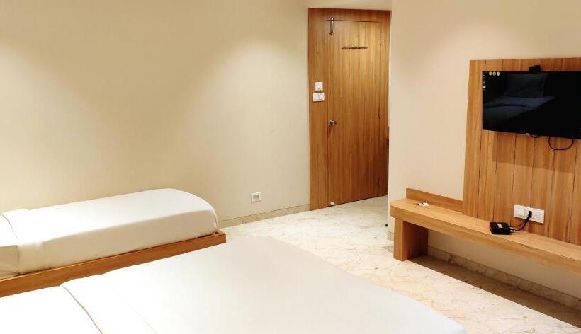 חדר דלוקס, 9 Coin