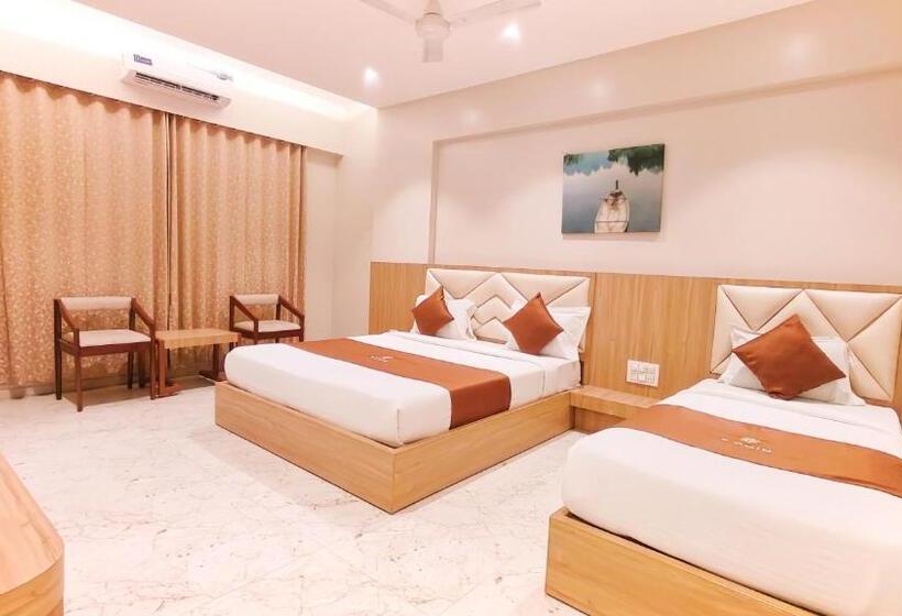 חדר דלוקס לשלושה, 9 Coin