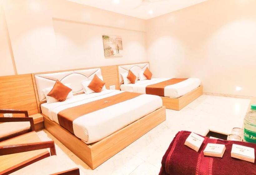 חדר משפחתי דלוקס, 9 Coin