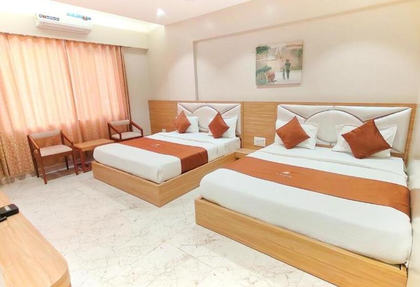 חדר משפחתי דלוקס, 9 Coin