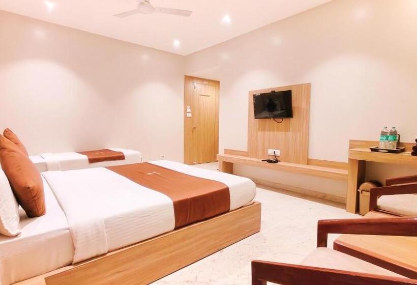 חדר משפחתי דלוקס, 9 Coin