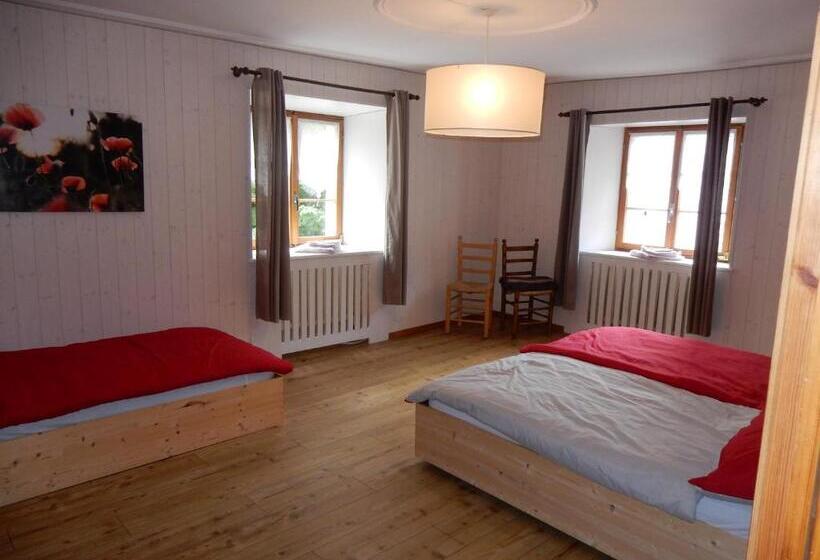 غرفة قياسية ثلاثية, Au Cheval Blanc