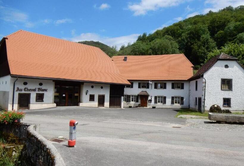 غرفة عائلية, Au Cheval Blanc