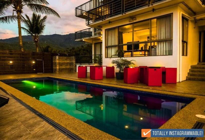 اتاق خانوادگی, Av Suites